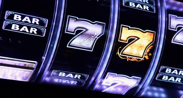 Aviator crash-style slot game on yogatoto